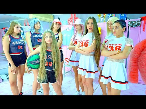 Видео: Дајана и Дана су сада ривалке?! Непознати навијач жели да постане маскота! Ко је он?