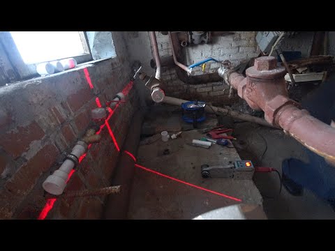 Видео: Авария! Лопнула труба, свищ в теплоузле лицея и затопило помещение!