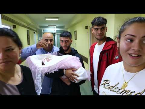 Видео: Изписване от Родилен дом на Принцеса Анета