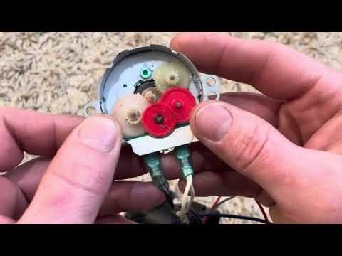 Видео: Котёл NAVIEN причина из за которой нет горячей воды , трёхходовой клапан