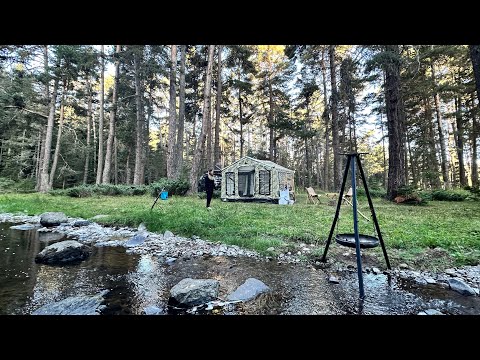 Видео: ПАЛАТОЧНЫЙ ЛАГЕРЬ С ПЕЧЬЮ У РУЧЯ