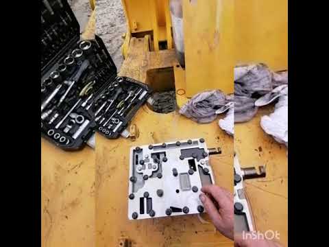 Видео: CATERPILLAR CAT D9N (пропало давление в коробке передач)