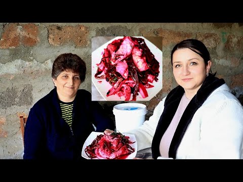 Видео: Մայրիկս ԲԱԶՈՒԿԻ ԹԵՎՈՎ ՈՒ ԿԱՂԱՄԲՈՎ ԹԹՈՒ Դրեց,Մի Վեդրա Էլ Նվեր Տվեց - Квашеная Ботва Свёклы с Капустой