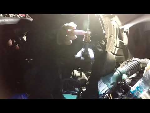 Видео: Замена стакана форсунки на Вольво D12D.