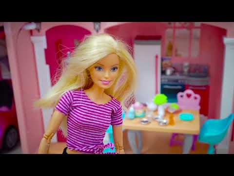 Видео: Алиса играет в  ДОМИК БАРБИ ! Рум тур дома и история про динозаврика !