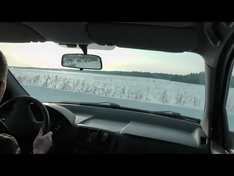 Видео: Занос переднеприводного автомобиля