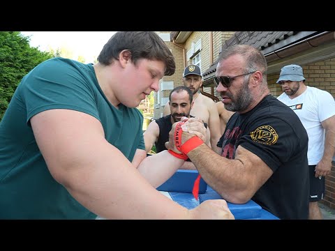 Видео: ЦЫПЛЕНКОВ VS SCHOOLBOY ГИГАНТ 150 кг. Выиграл ДЕНИСА. БОРЬБА с тяжами