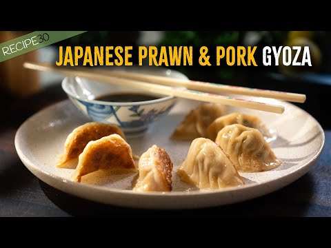 Видео: САМЫЕ ВОСХИТИТЕЛЬНЫЕ пельмени в Японии: я не могу перестать их есть!