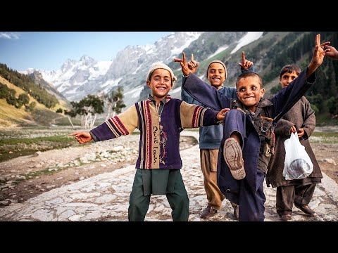 Видео: Индия. Самый опасный регион страны. Граница с Пакистаном. Кашмир - как люди живут? Гималаи