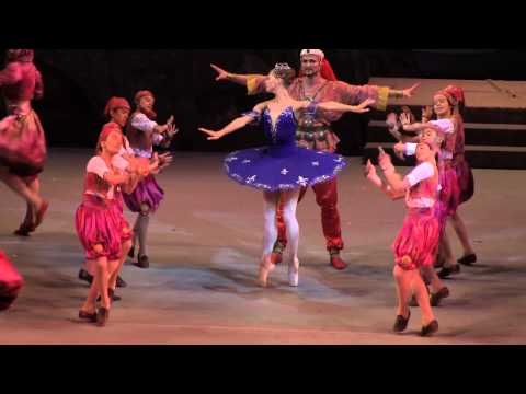 Видео: Раймонда:Сарацинский,панадерос,мазурка,венгерский танец