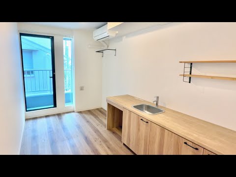 Видео: Два холодильника в микро-квартире в Токио!?🏠🍨 - 16,6 кв. м / 215 кв. футов (Эпизод 75)
