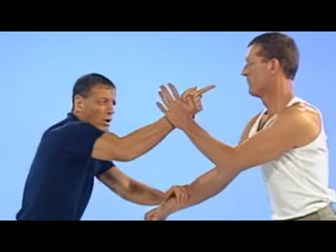 Видео: Молниеносные приёмы самообороны | Пол Вунак