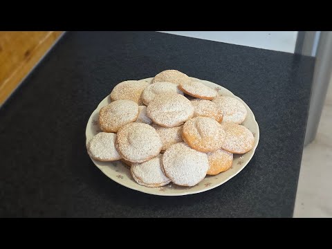 Видео: Печенье с варёной сгущёнкой, очень вкусно и просто/ Cookies with boiled condensed milk 