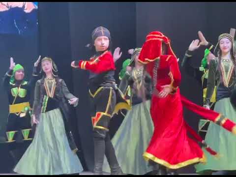 Видео: Выступает образцовый коллектив Ансамбль кавказского танца «Казбек»