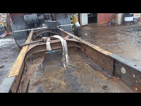 Видео: пытаюсь склеет разорванный КАМАЗ.