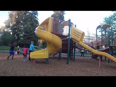 Видео: Самая ОБЫЧНАЯ Детская Площадка в Америке
