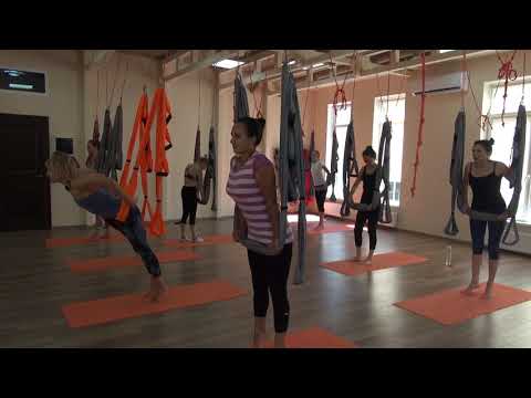 Видео: Йога в гамаках Таганрог. ART FITNESS. Fly Yoga Taganrog.
