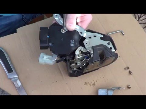 Видео: Ремонт замка задней двери Toyota RAV4