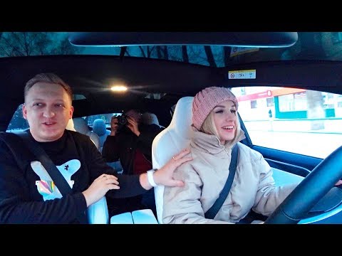 Видео: ЭКСКЛЮЗИВ! Чуть не разбились! Моя Девушка Катя за рулем Теслы! Полгода с Tesla Model X P100D