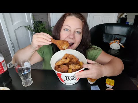 Видео: Мукбанг KFC Домашний баскет🐔 Крылья, Стрипсы, Ножки🍗 Наггетсы, Баскет картошка🍟Кола🥤 Ростикс