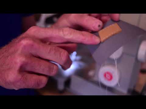 Видео: Singer HD: Можно ли шить кожу?