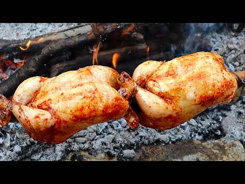 Видео: Копченая и жареная курица на водяном колесе | Как сделать водяную мельницу с водяным колесом