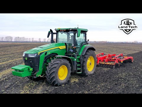 Видео: Новый трактор John Deere 8R 370 с независимой подвеской ILS - работа с Vaderstad TopDown 400!