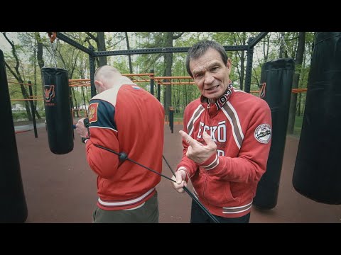 Видео: Как бить сильнее и быстрее / Уличная тренировка боксера