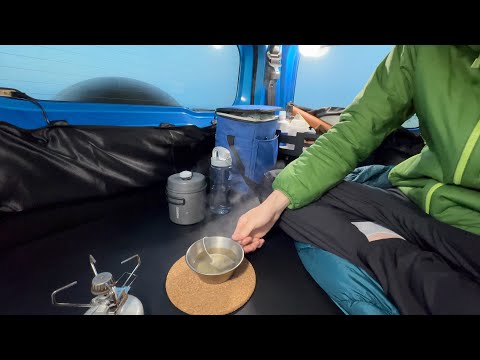 Видео: Компактный Jimny и ночь в машине при сильном ветре