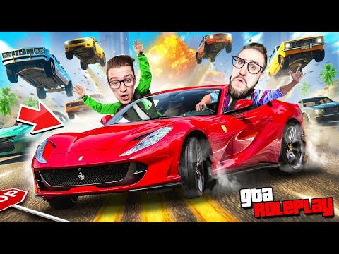 Видео: НОВАЯ ЧИТЕРСКАЯ МАШИНА vs 2000 ИГРОКОВ! Я ПОЛУЧУ БАН! ДОГОНИ МЕНЯ И ПОЛУЧИ 500.000$! (GTA 5 RP)