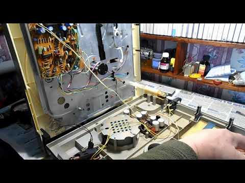 Видео: Останавливается механизм проигрывателя Арктур 006