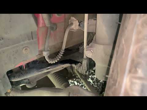 Видео: BMW F30 диагностика и замена стойки стабилизатора.