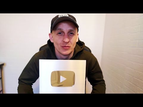 Видео: СЕРЕБРЯНАЯ КНОПКА ЗА 100 000 ПОДПИСЧИКОВ. Распаковка!