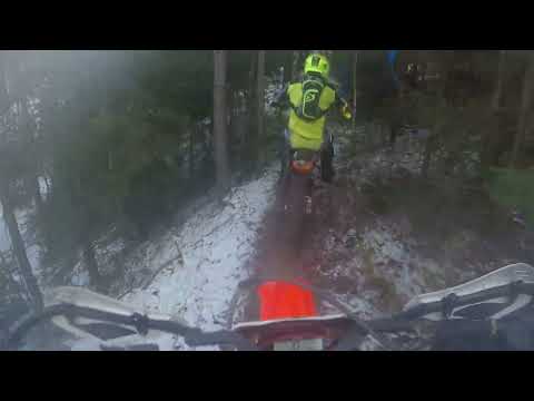 Видео: ENDURO 4 SEASONS. ЗИМНИЙ ЭТАП!!! первый день. класс ОН.  первая гонка на новом мотоцикле)))!!!!