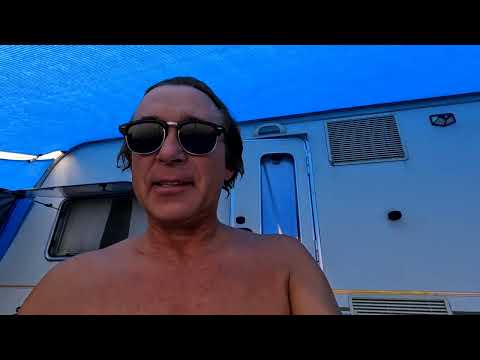 Видео: 123 ч.  Жизнь в караване. Экватор лета.