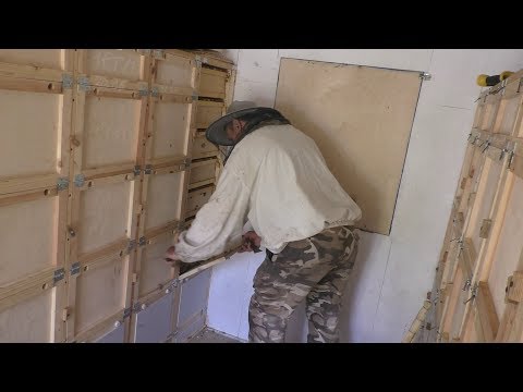Видео: Отбор мёда в кассетных павильонах 2018 г.