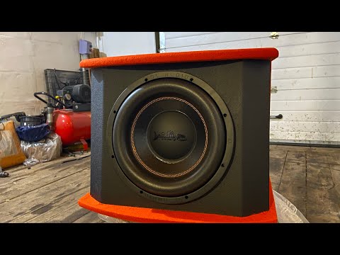 Видео: Barracuda 12A V.2 АКТИВНЫЙ САБВУФЕР ЗА 14990 РУБЛЕЙ