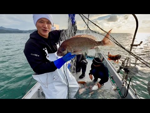 Видео: Супер большой улов в мутном море после сильнейшего тайфуна!