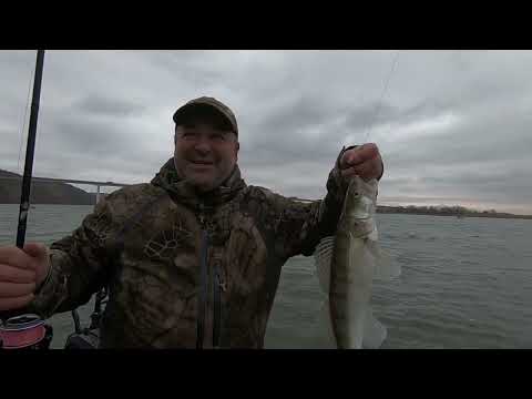 Видео: Рыбалка на Дону перед ледоставом