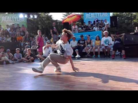Видео: Yalta Summer Jam 2016 Кусок кидс баттла