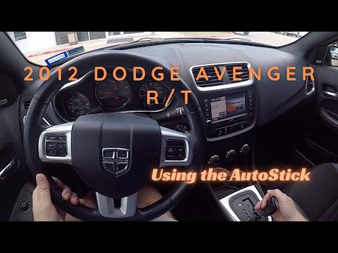 Видео: Как и когда использовать AutoStick в Dodge Avenger R/T 2012 года
