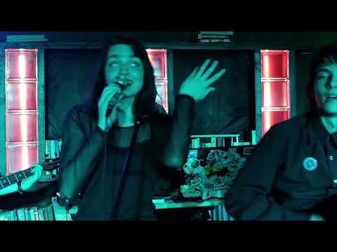 Видео: «amperemetre waz here // здесь был амперметр» (2021)