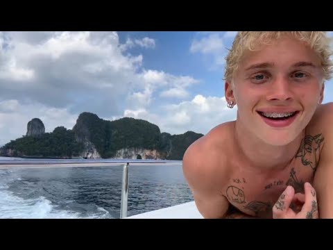 Видео: Даня Милохин/Danya Milokhin - irl стрим из Тайланда 06.01.2024 г.