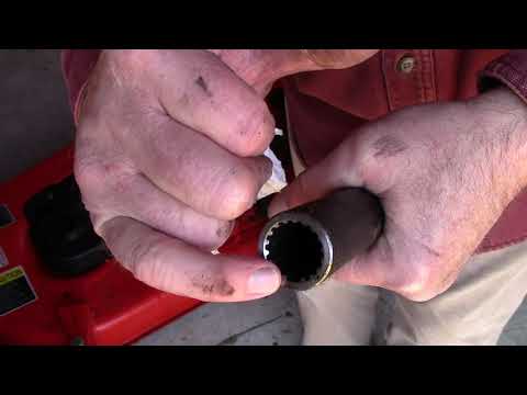 Видео: Установите снегоочиститель Kubota ~ приготовьтесь к зиме!