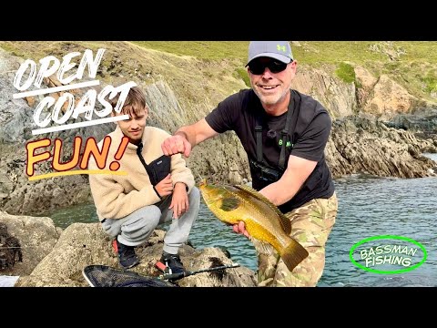 Видео: Рыбалка на ультралегкую удочку на открытом побережье с бассманом