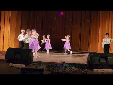 Видео: Децата от ДГ"СЛАВЕЙЧЕ "гр.Айтос  танц "Нежност"