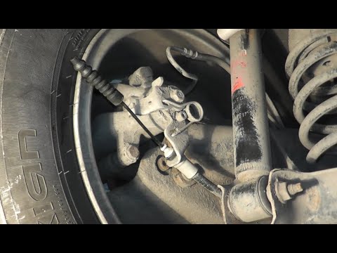 Видео: Замена пыльника ручника  Пежо 308