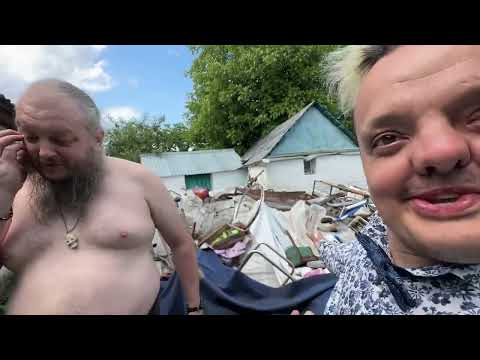 Видео: МОЙ ДРУГ С СИНДРОМОМ ПЛЮШКИНА | ЗАБИЛ ХАТУ ПОД ПОТОЛОК !