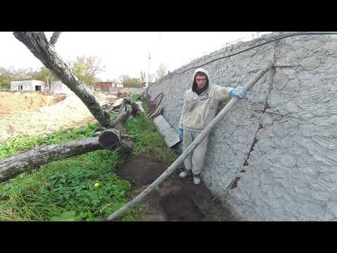 Видео: как сделать забор без кирпича из арт бетона под декоративный камень