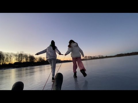 Видео: Отдых в Браславе. Озеро Богинское. Девчонки 👧 катают на санках. Рыбалка 🎣 Сняли дом с комфортом